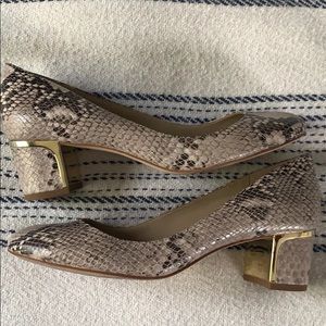Ann Taylor Comfortable Pumps Snakeskin Print 7.5